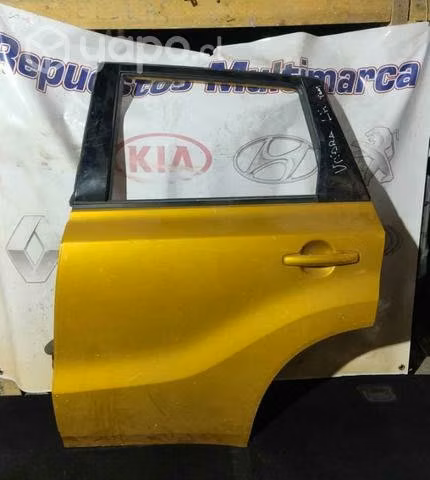 Puerta trasera izquierda Suzuki Vitara solo lata