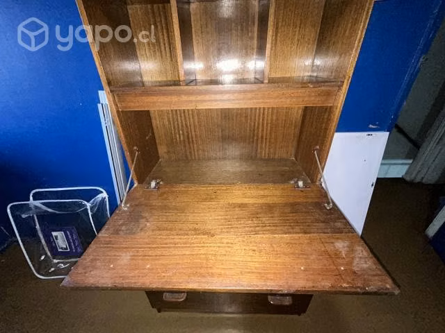 Repisa con escritorio abatible