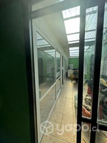 Se vende casa en villa exótica frente a mall