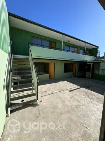 Se vende casa en villa exótica frente a mall