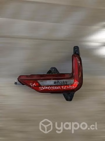 Reflectante rh Ssangyong rexton 2021-2023