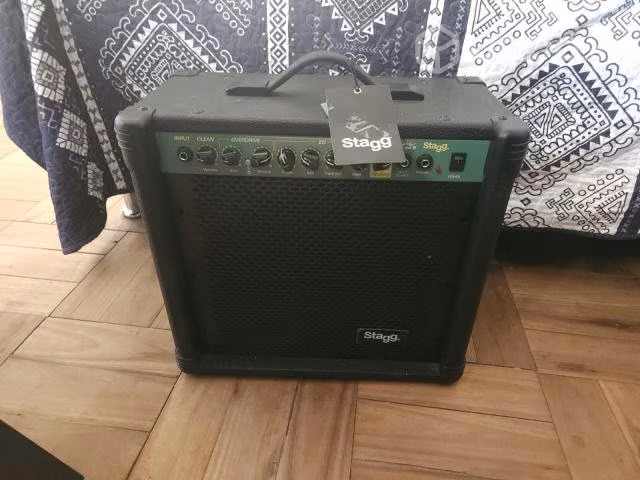 Amplificador de guitarra stagg 40w gar - Imagen 2