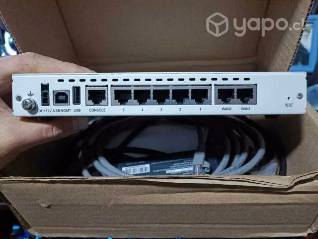 Router Fortinet 40C - Imagen 2