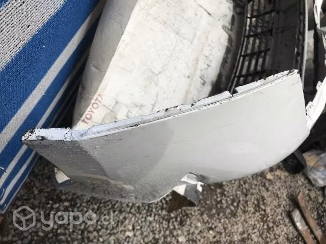 Parachoque delantero Toyota Yaris