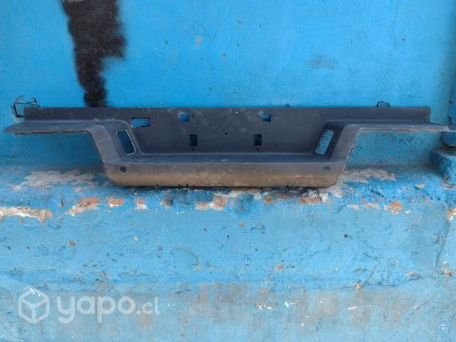 Moldura de parachoque tras Maxus t