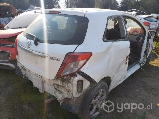 Foco trasero Toyota Yaris Sport 2013 - Imagen 2