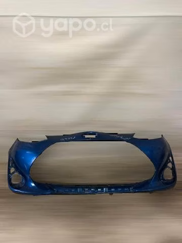 Parachoque delantero Toyota Prius C 2018