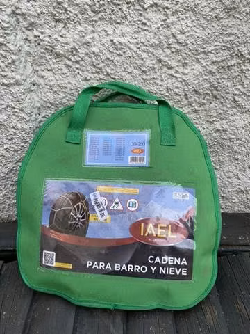 Par de cadenas para nieve y barro