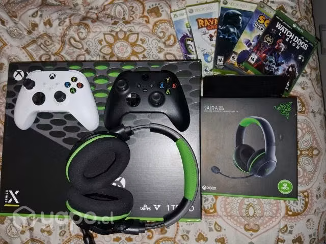 Xbox serie x + dos controles + audifonos