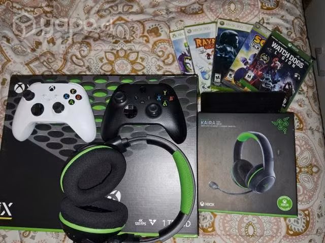 Xbox serie x + dos controles + audifonos