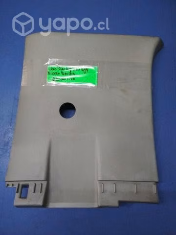 Tapiz cubre pilar trasero sup izq Nissan Navara
