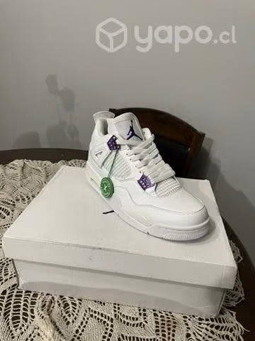 Jordan 4 Metallic purple
