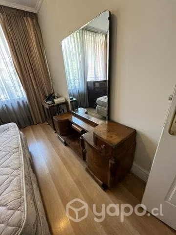 Mueble cosmetiquero más espejo estilo Art Decó