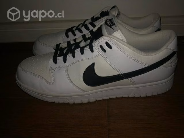 Zapatilla Nike dunk low reverse panda
