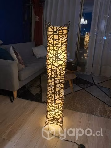 Lampara de Pie, mimbre