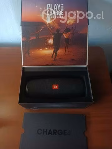 Parlante JBL Charge 4 (No prende es para repuesto)