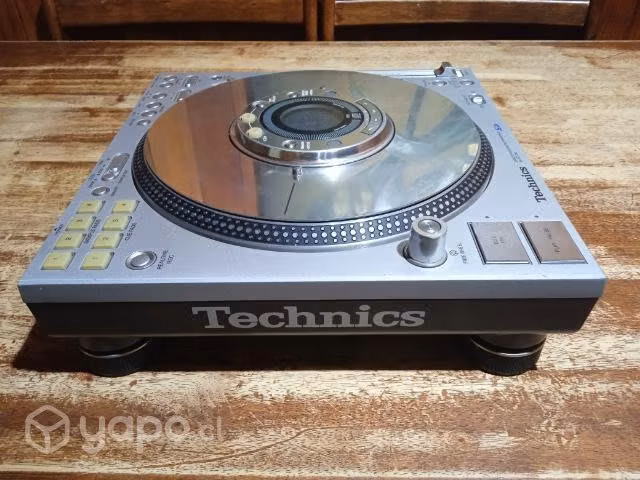 Tornamesa tecknik con CD para DJ