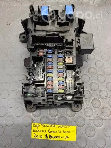 Caja fusible interior Suzuki Gran Vitara 2010