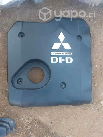 Tapa Motor Mitsubitshi Montero Sport L200