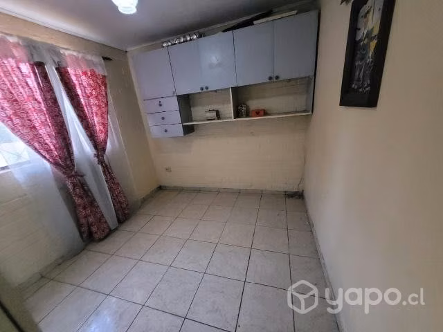 Casa esquina de 4 habitaciones y 1 baño