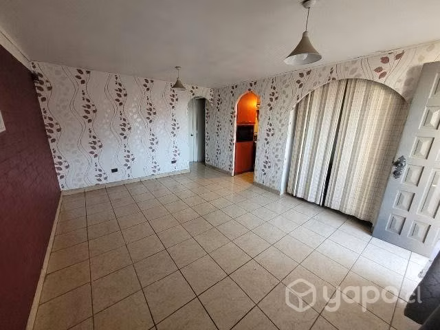 Casa esquina de 4 habitaciones y 1 baño