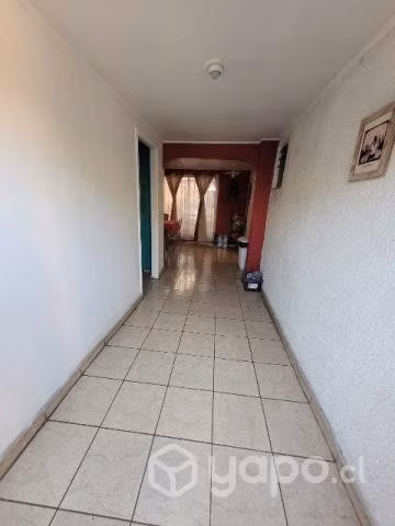 Casa esquina de 4 habitaciones y 1 baño