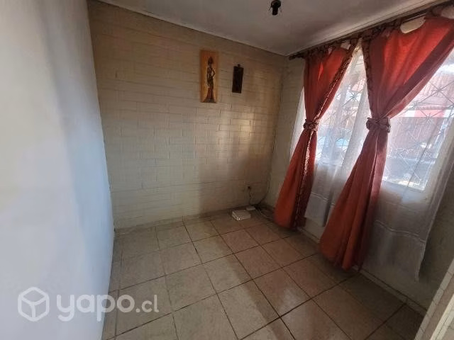 Casa esquina de 4 habitaciones y 1 baño