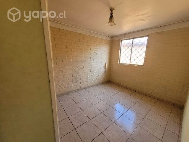 Casa esquina de 4 habitaciones y 1 baño
