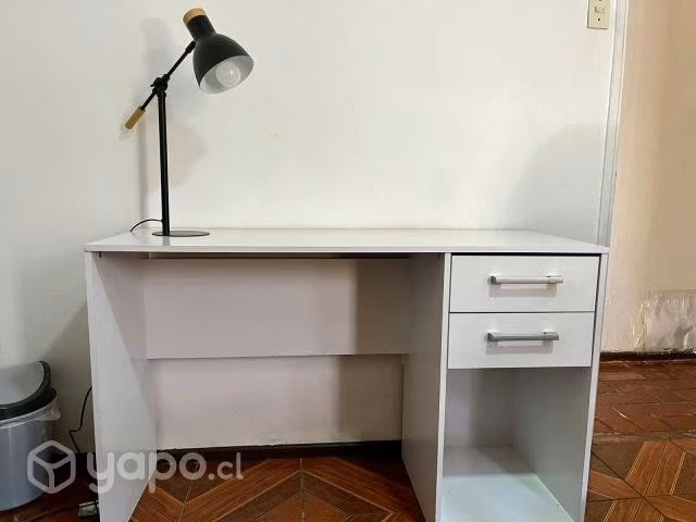 Escritorio blanco