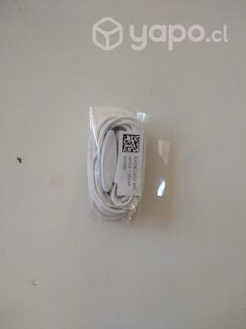 Audífonos para celulares móviles. nuevos. blancos