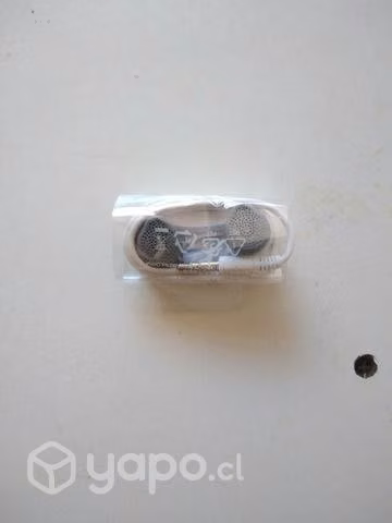 Audífonos para celulares móviles. nuevos. blancos