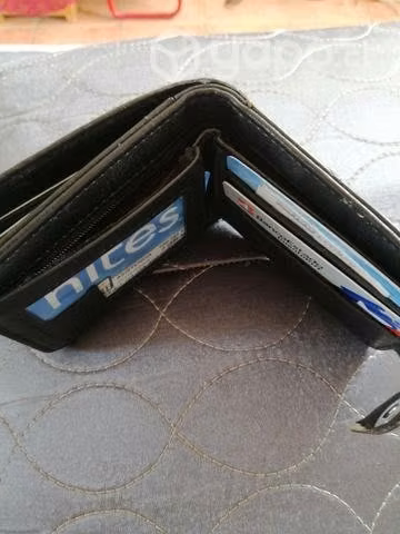 Billetera de cuero en buen estado - Imagen 3