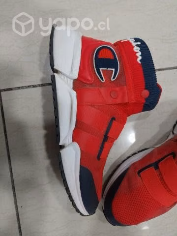 Zapatillas champion como nuevas