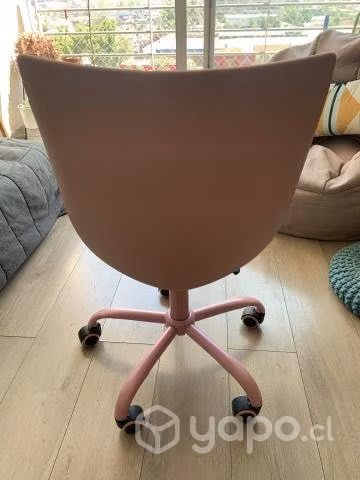 Hermosa y cómoda silla escritorio.