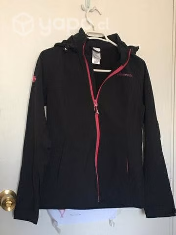 Chaqueta marca Descente