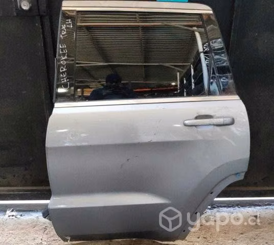 Puerta trasera izquierda jeep cherokee