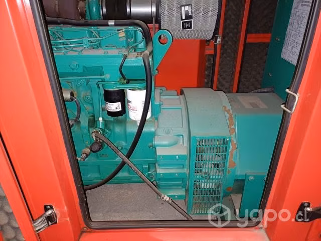Grupo electrógeno / Cummins 204 KVA