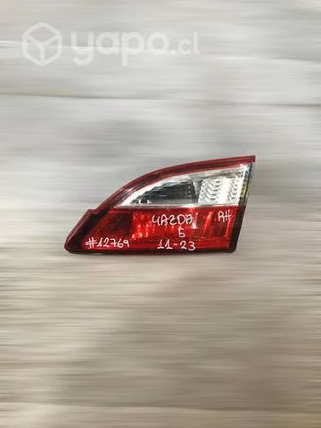 Foco de portalon RH Mazda 
