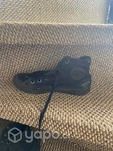 Dos pares de zapatillas converse originales