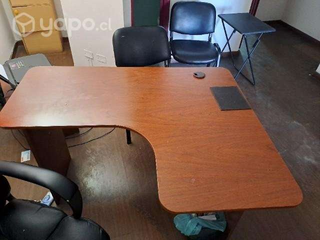 Escritorio y sillas - Imagen 2