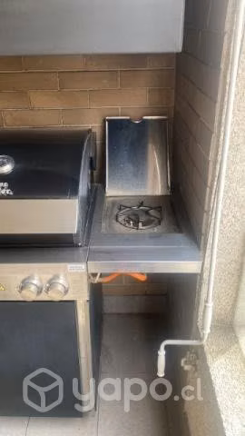 Parrilla a gas en excelente estado