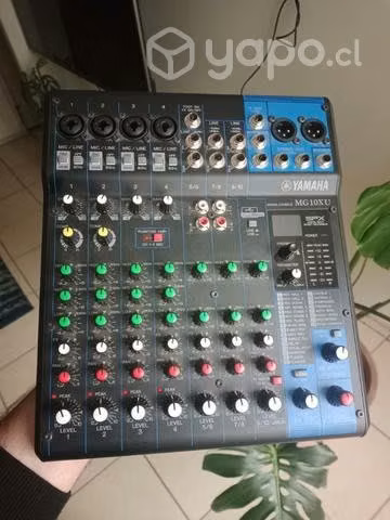 Consola mezcladora Yamaha MG10XU