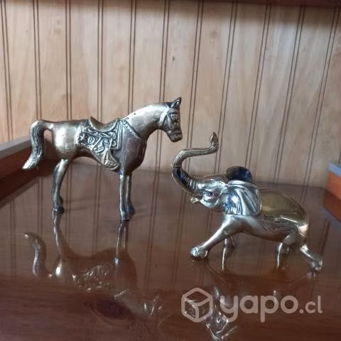 Plaque y bronce varios.