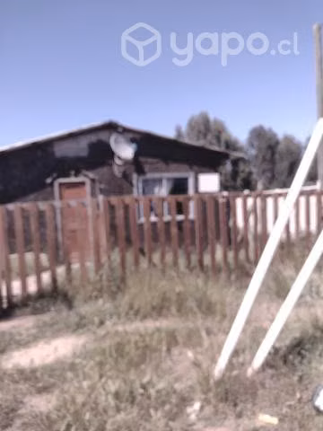 Vendo terreno con casa pequeña
