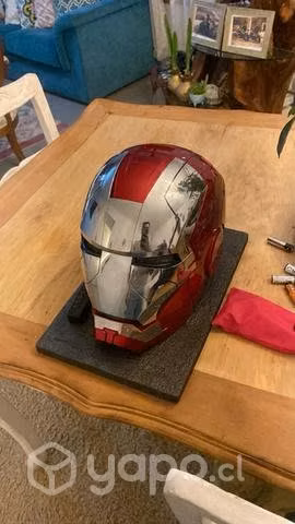 Máscara iron man tecnológica