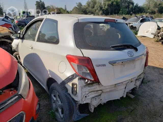 Portalon Toyota Yaris Sport 2013