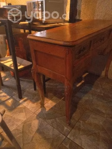 Mueble tipo cómoda de Roble