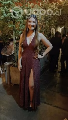 Vestido Fiesta Maxi Aurora Tajo Abierto Guinda