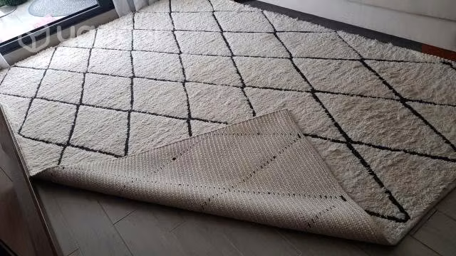 Alfombra de lana muy poco uso - Imagen 2