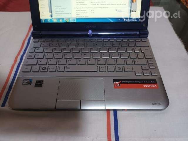 Netbook Toshiba 2gb Windows7 Intel 1 67ghz funcio - Imagen 2